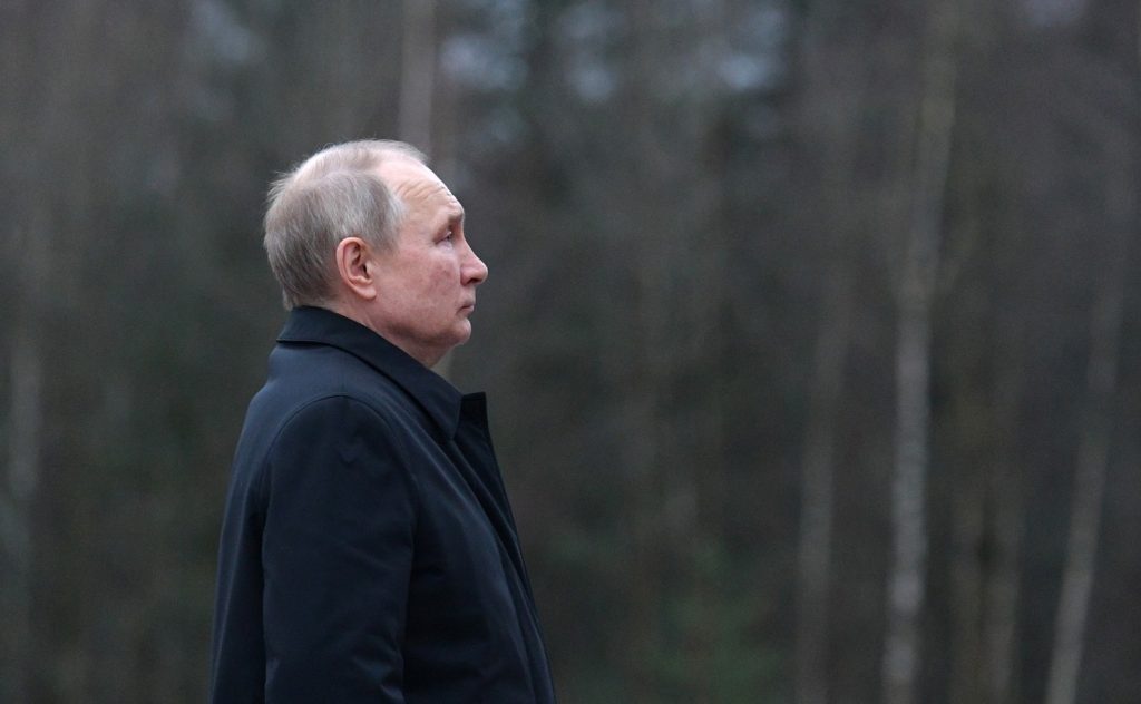 Rusia arde, dar Putin nu clipește