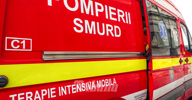 Accident grav pe DN 7, în județul Hunedoara. Trafic blocat complet după o coliziune între un microbuz și două autoturisme