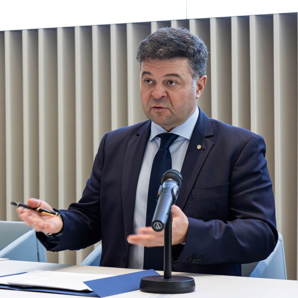 Marilen Pirtea, rectorul UVT: „Universitățile românești în fața revoluției AI: suntem pregătiți pentru noua generație de studenți?”
