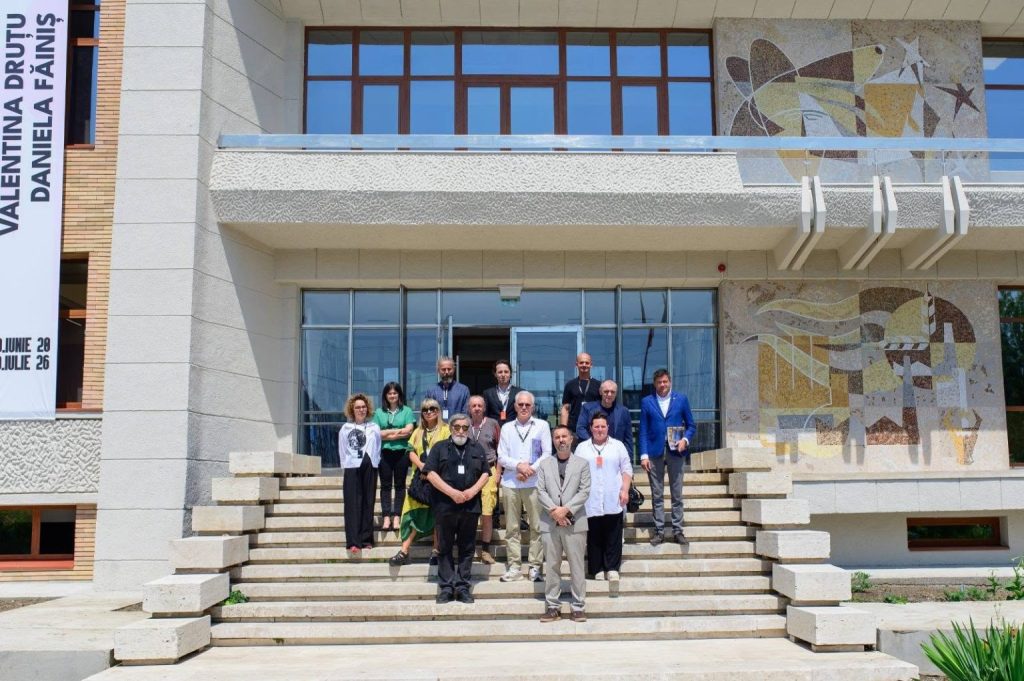 17 artiști de renume internațional transformă Casa Pătrată și Casa Pogor în ateliere de creație