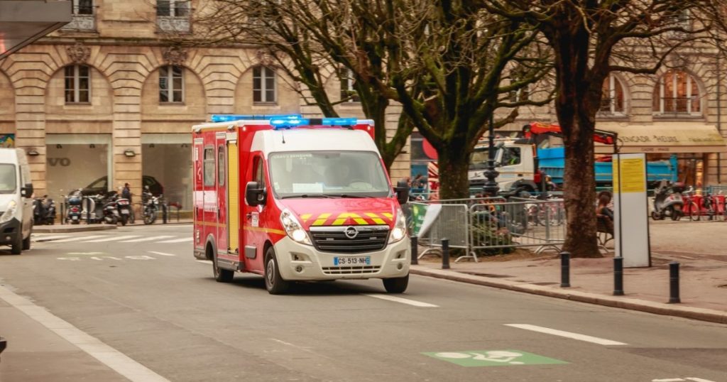 Două surori în vârstă de un an și trei luni au murit din cauza deshidratării în Franța. Gemenele au fost găsite fără suflare în pătuțul lor