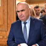 Noi salarii pentru bugetari. Bolojan anunță sesiune extraordinară a Parlamentului pentru noua lege a salarizării. Va fi o indexare la final de an. A crescut anvelopa bugetară pentru majorări