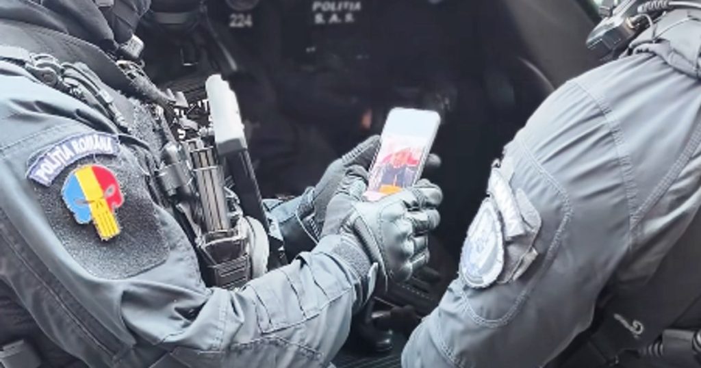 Un bărbat s-a trezit cu mascații peste el după ce a amenințat cu moartea, pe Facebook, o femeie. „Poliţia Română, dormiţi pe voi”