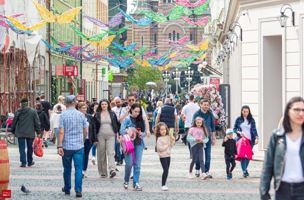 Noua lege a salarizării îngheață veniturile a peste 400.000 de bugetari. Unii vor aștepta ani întregi majorările