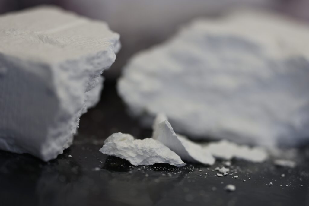 Aproape 800 de kilograme de cocaină, ascunse într-un transport de banane, au fost confiscate în Italia