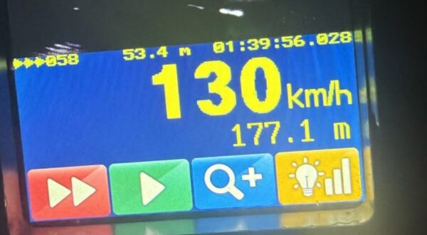 Inconștiență la volan: 130 km/h în oraș, permis suspendat și amendă usturătoare/ FOTO