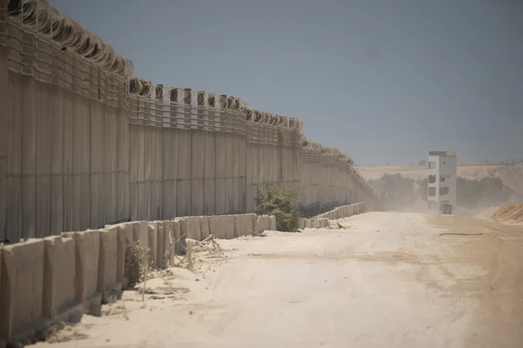 Israelul construieşte o barieră de 23 de km în Fâşia Gaza