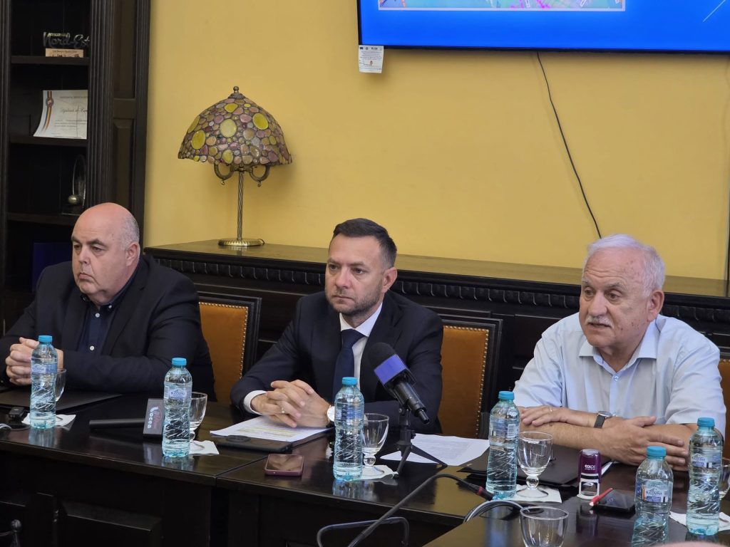 A fost semnat contractul pentru una dintre cele mai mari investiții rutiere din Botoșani – FOTO