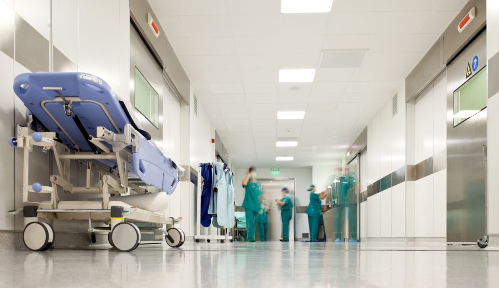 Anchetă a Pachetului European în România: Percheziții la un spital și la un CJ, după o posibilă fraudă cu fonduri europene de milioane de euro