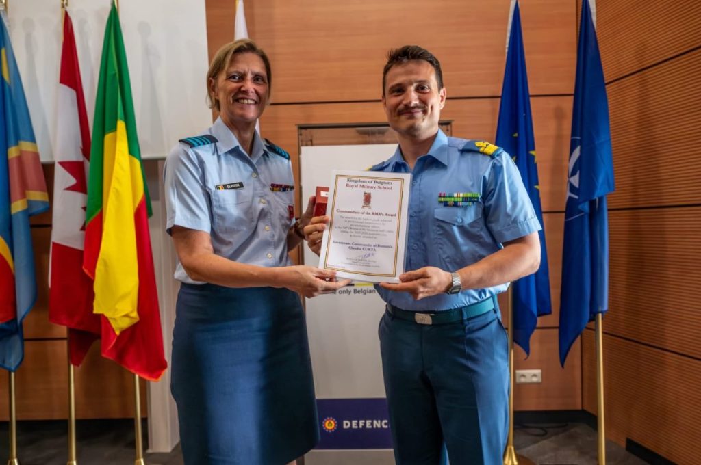 De la Câmpia Turzii la Elitele NATO: Pilotul român Claudiu Curta, declarat șef de promoție internațional la Academia Regală Militară din Bruxelles