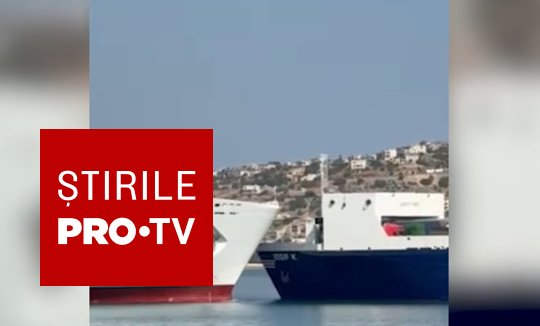 Momentul în care un feribot cu 100 de oameni la bord s-a ciocnit cu o navă de marfă, în largul insulei Creta. VIDEO