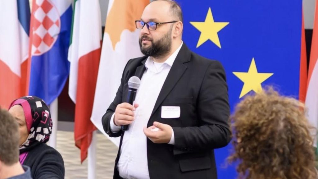 Nicu Ion, consilier local în Marea Britanie, invitat la „Românii care schimbă comunități”