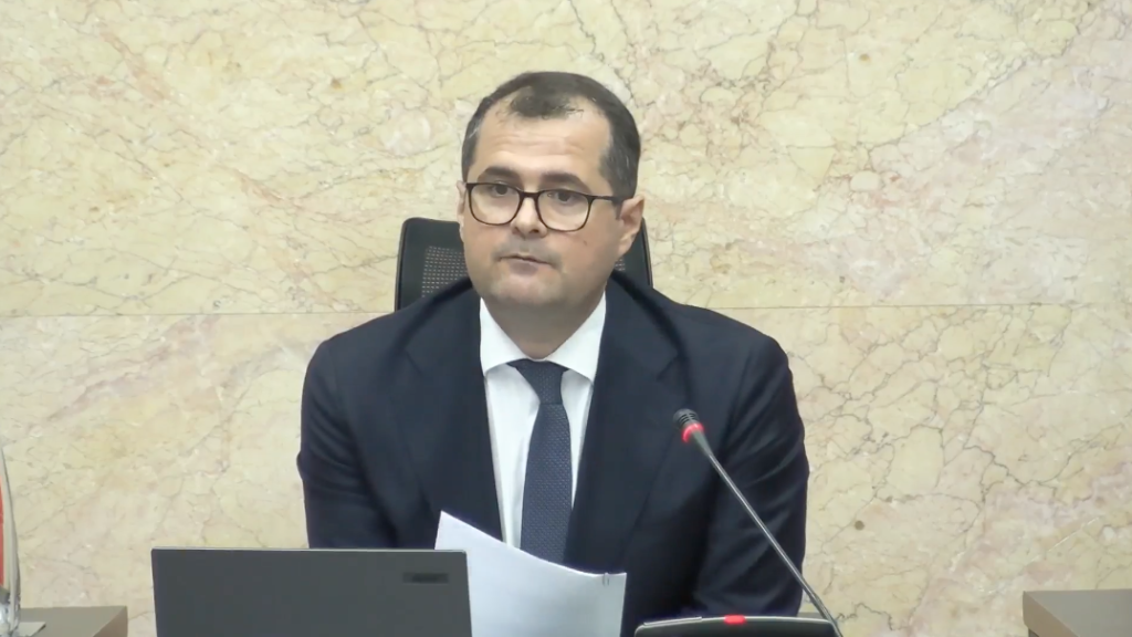 LIVE/ Prima ședință a Guvernului Tofan: îndemnuri de a „strânge cureaua” către miniștri și declarații cu privire la „salariile nesimțite”