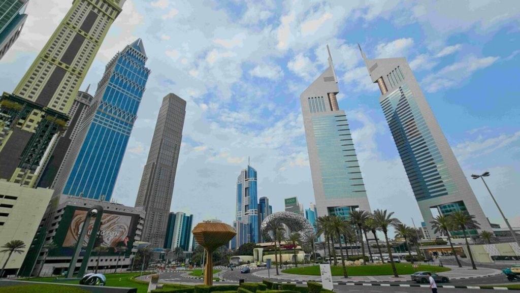 Dubai îi recompensează pe rezidenții care își invită prietenii și familia. Beneficii de peste 700 de euro pentru atragerea turiștilor