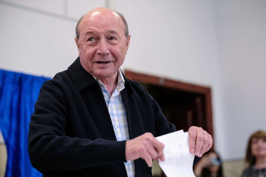 Băsescu: Nicușor Dan are o solicitare ridicolă. Pune o condiție pe care Constituția nu o prevede