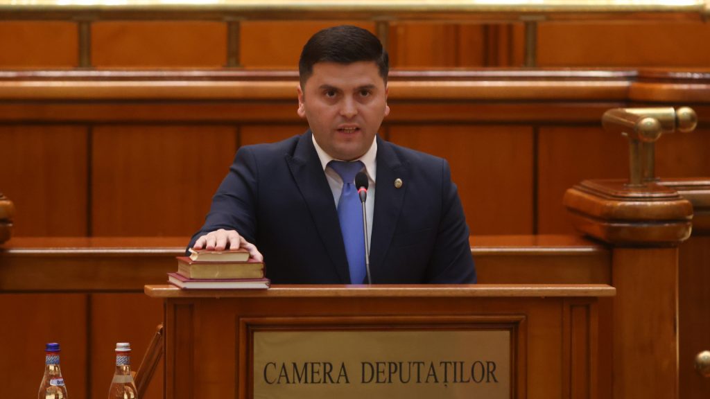 Declarațiile de avere ale demnitarilor și funcționarilor publici vor rămâne confidențiale, confom proiectului legat de reforma ANI. PNL anunță amendamente | AUDIO