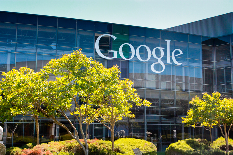 Comisia amendează Google cu 890 de milioane de euro pentru că își promova propriile servicii și bloca ofertele mai ieftine