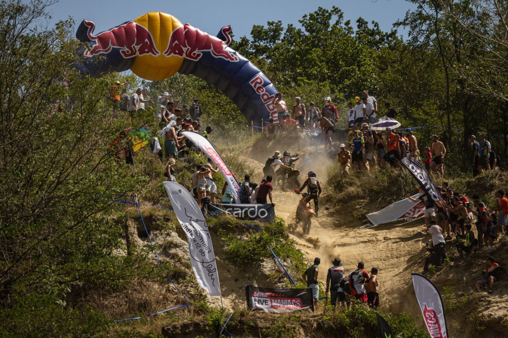 Concurenți din 58 de națiuni vin la Red Bull Romaniacs 2026. Trei campioni mondiali din alte sporturi la start