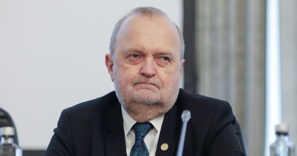 Reacția rectorului UMF Iaşi, după discursul critic al unei absolvente la ceremonia finalului de an