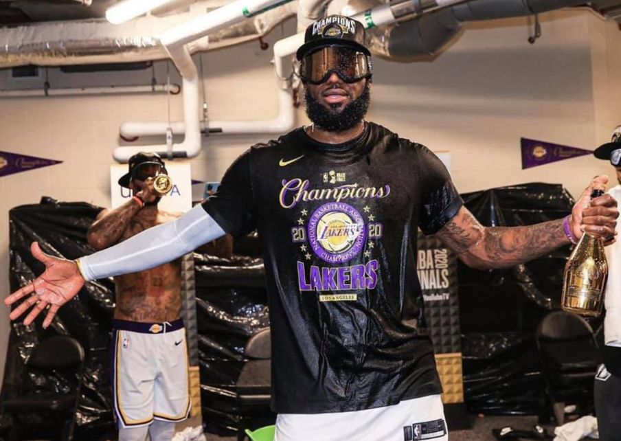 LeBron James a anunțat numele echipei pentru care va juca