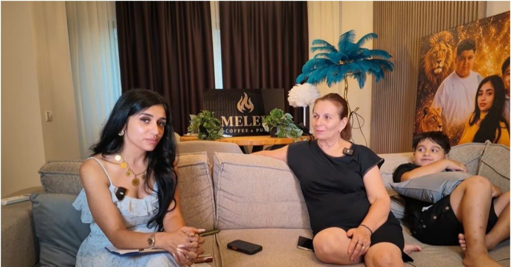 Soacra lui Melek face dezvăluiri despre începutul relației pe care bruneta a avut-o cu Dani Vicol. „Nu prea mi-a plăcut de ea”