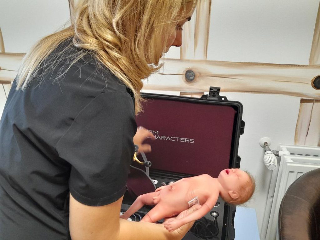 GALERIE FOTO Anne și Paul, „pacienții” care îi pregătesc pe medicii viitorului / Centrul de simulare pentru Neonatologie de la Spitalul „Louis Țurcanu” din Timișoara, finalizat prin PNRR