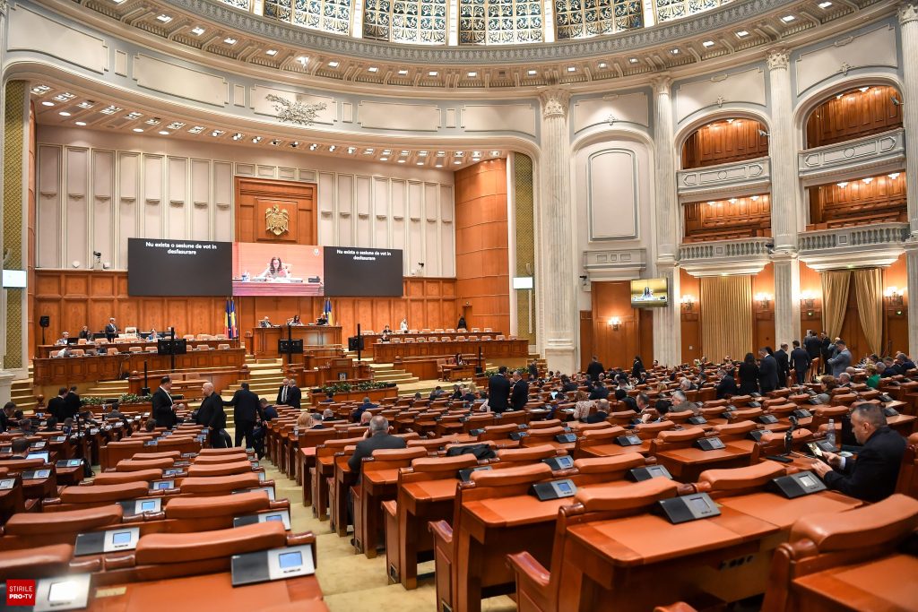 Parlamentul intră în sesiune extraordinară. Reformele din PNRR și programul SAFE, primele pe ordinea de zi
