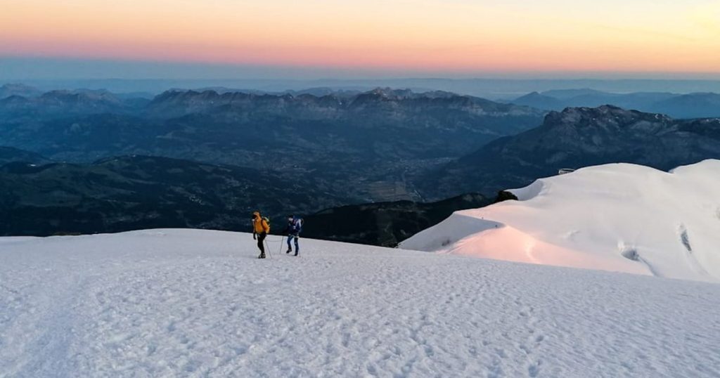 Vremea extremă a ucis cinci alpiniști pe cel mai înalt munte din Rusia