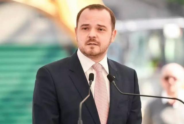 Alexandru Rogobete: Varianta actuală a legii salarizării pentru sănătate este un dezastru pe termen mediu şi lung / Salariile pentru medicii ATI scad între 3000 - 4000 de lei / Va fi un exod al medicilor fără precedent
