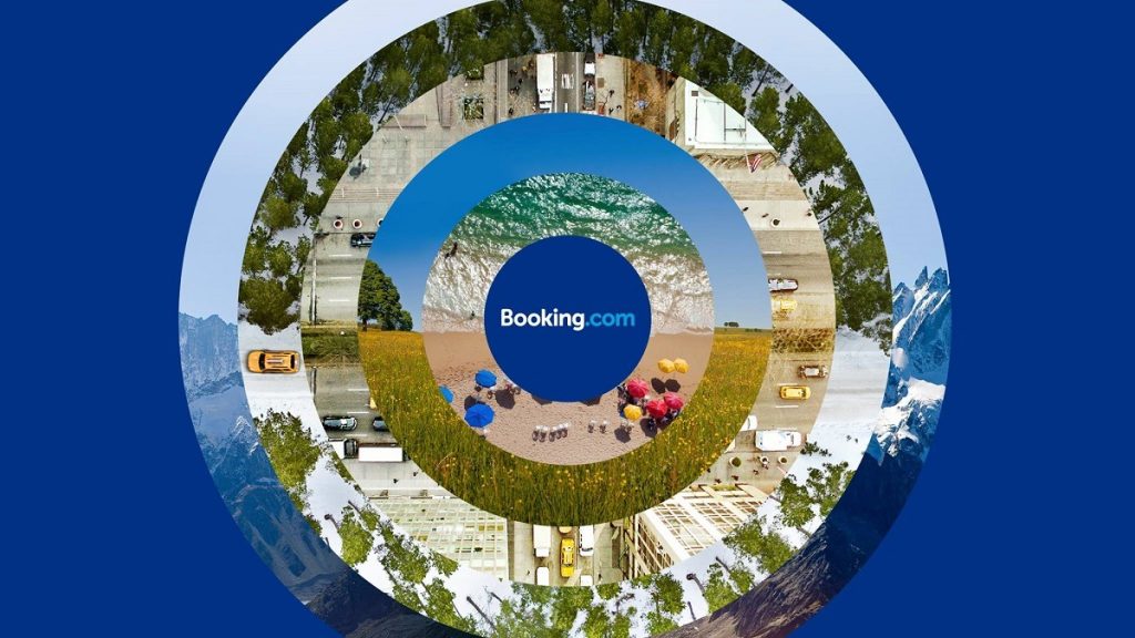 Nouă metodă de fraudă pe Booking: Hackerii folosesc date reale ale turiștilor pentru a le fura banii