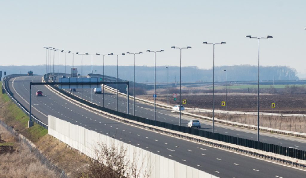 Autostrada A1 se închide temporar pe timpul nopții în județul Hunedoara: Trafic oprit pentru montarea sistemelor inteligente de informare
