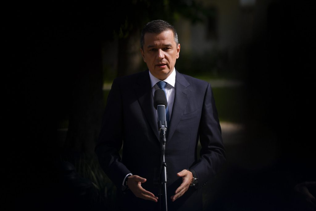 PSD anunță acțiuni în instanță împotriva Guvernului Bolojan, pe motiv că și-ar fi depășit atribuțiile. PSD: „Guvernul demis a ales să sfideze Constituția”