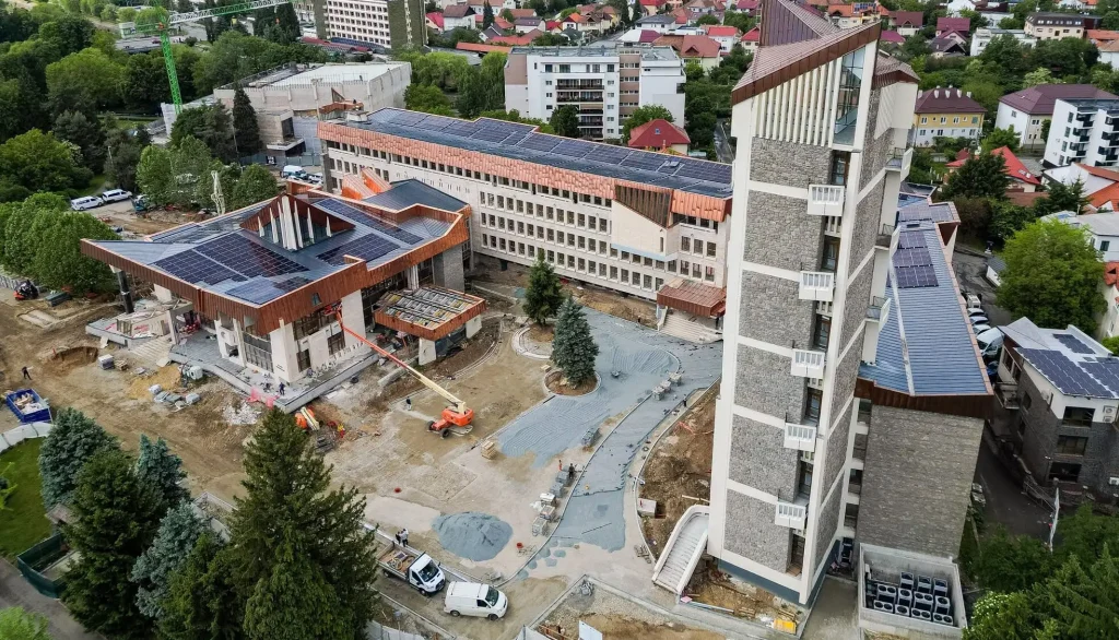 Turnul Palatului Administrativ din Baia Mare se redeschide publicului. Panoramă de la 50 de metri și un moment muzical în fiecare zi