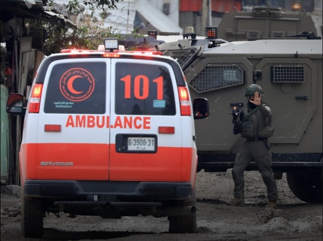 O femeie pierde sarcina într-o ambulanţă blocată de către militari israelieni, în Cisiordania ocupată