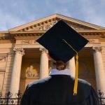 Elevă medaliată cu aur la o olimpiadă internațională dă în judecată UMF „Carol Davila”. Acuză că i-a fost retras dreptul de a fi admisă fără examen
