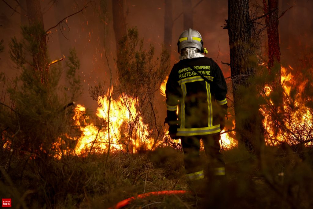 Cât vor mai sta pompierii români în Franţa, în misiunea de stingere a incendiilor. CNSU a aprobat prelungirea intervenţiei