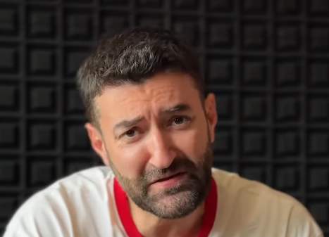 Smiley, surprins chiar pe scenă de ziua lui. Pavel Bartoș și Selly i-au pregătit un moment emoționant în fața miilor de fani