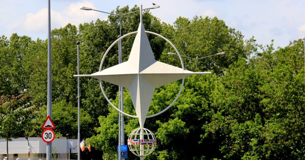 România, punct strategic pe harta NATO: o fabrică de la Brașov va fi esențială în producția de pulberi pentru muniție (WSJ)