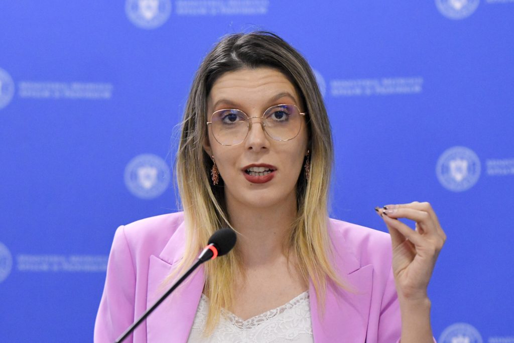 Buzoianu: Strategia privind biodiversitatea ajunge în Parlament pentru a evita blocarea unui jalon PNRR / Reacția PSD: Guvernul demis a înțeles că respectarea legii nu este opțională