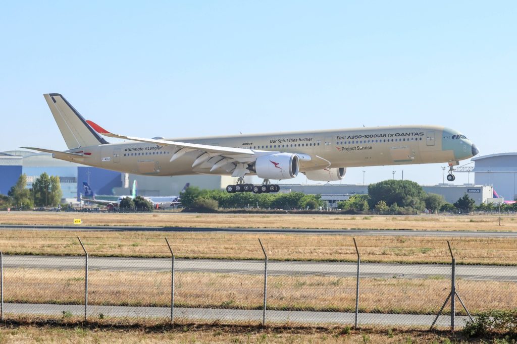 Cel mai lung zbor din lume: Un Airbus A350 a zburat 24 de ore non-stop, pe o distanță de 23.075 de kilometri