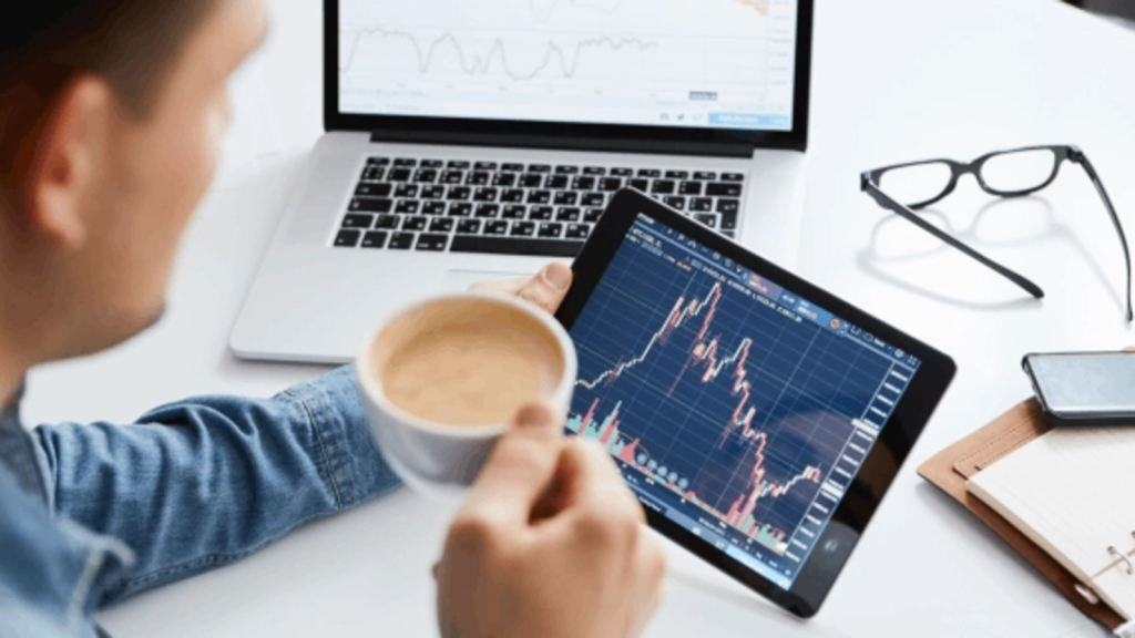 Evoluţii financiar-bancare şi bursiere