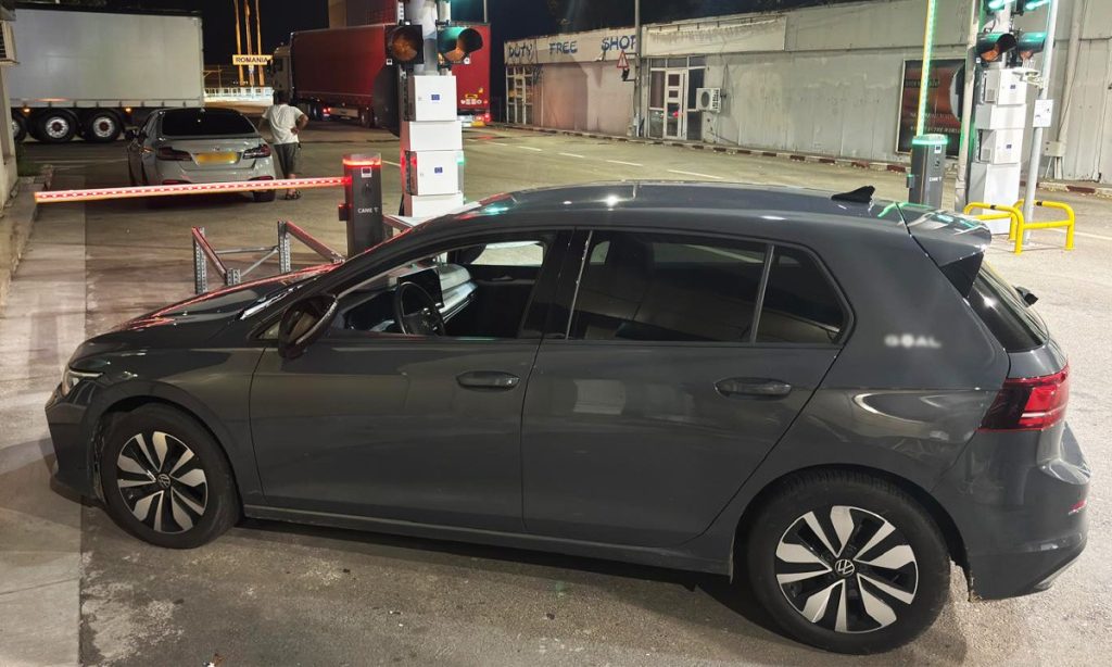 Autoturism căutat de autorități, descoperit de polițiștii de frontieră din cadrul PTF Porțile de Fier I
