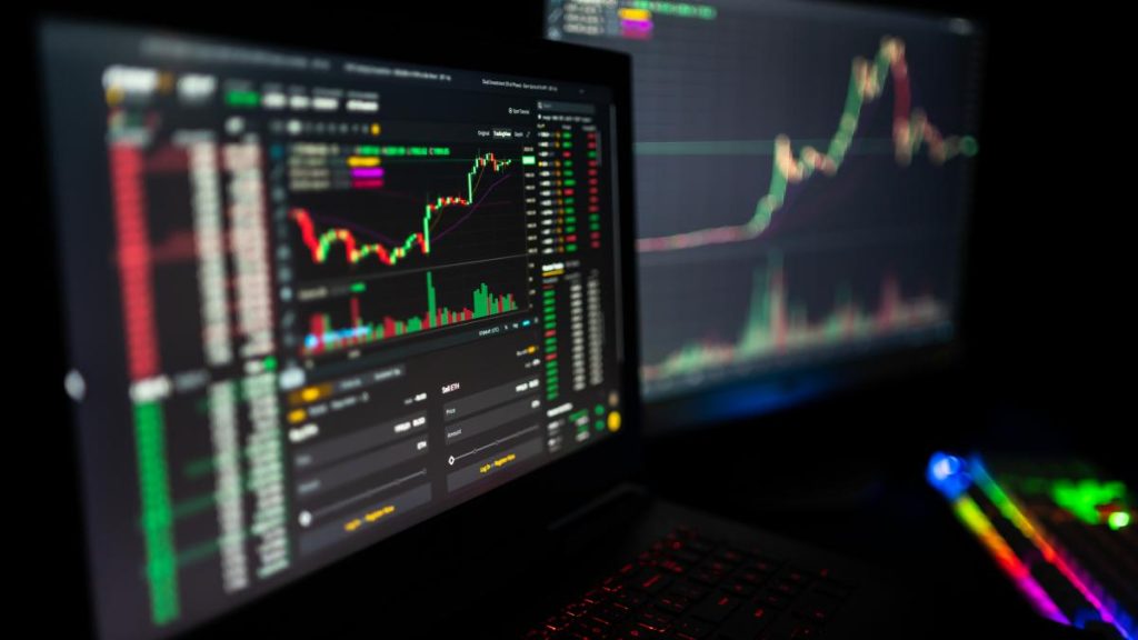 De ce e tot mai greu să se recupereze banii furați în cripto: Binance a îngreunat accesul poliției la datele despre conturile suspecte
