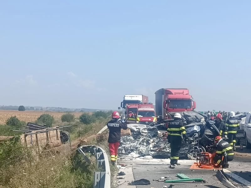 Accident pe Autostrada A1, spre Pitești. Trafic deviat după impactul dintre două mașini și un TIR
