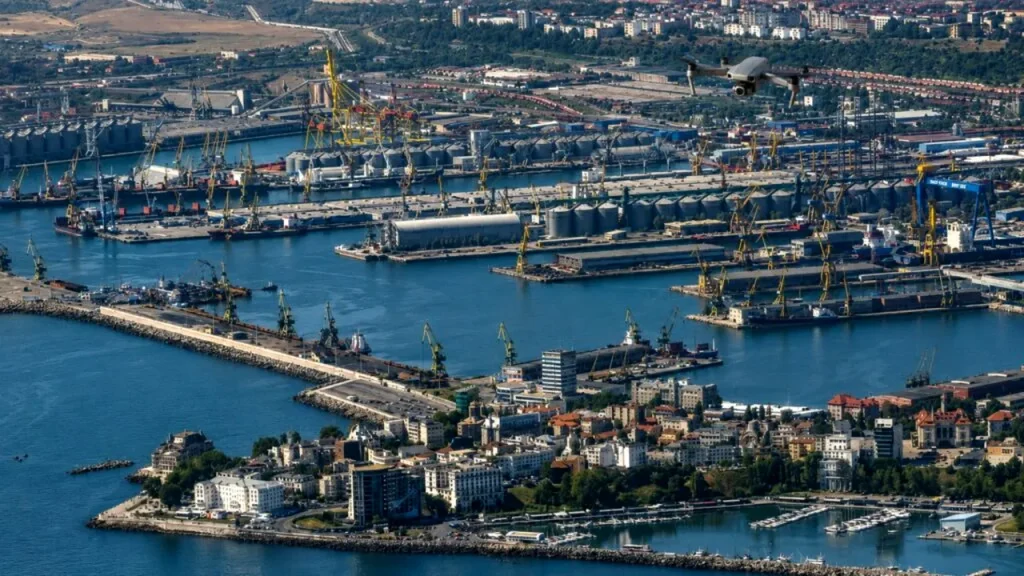 Alertă cu bombă în Portul Constanța. Personal evacuat