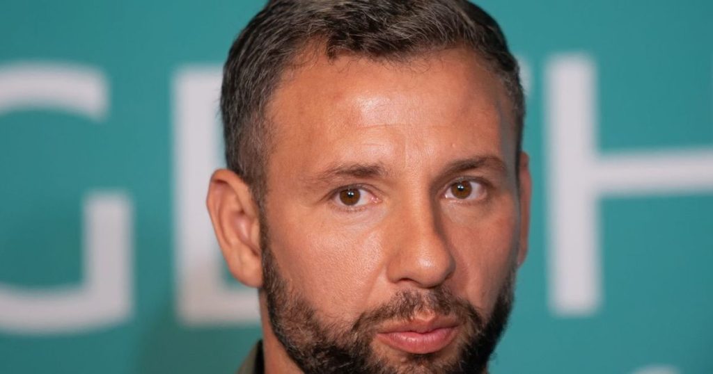 Răzvan Raț, probleme la Genoa     Tensiuni în vestiarul  echipei lui Dan Șucu! Antrenorul și jucătorii pun tunurile pe oficialul român