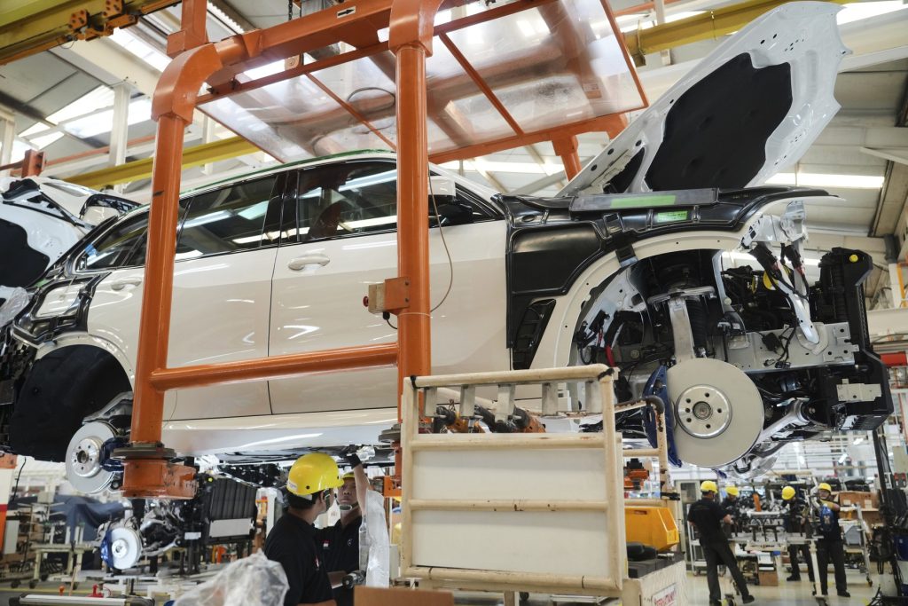 BMW anunță că va reduce mii de posturi, într-o nouă lovitură pentru industria auto germană