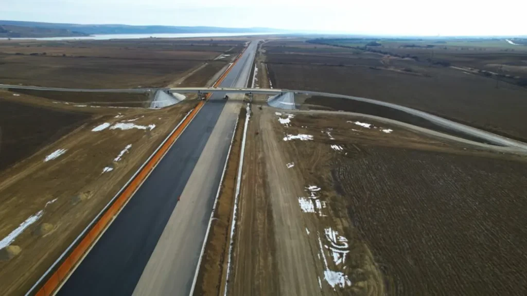 Autostrada Moldovei, aproape de Bacău