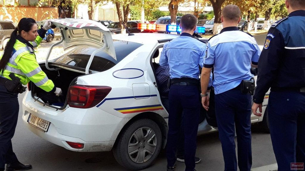Tânăr arestat preventiv după ce ar fi bătut un consătean în plină stradă