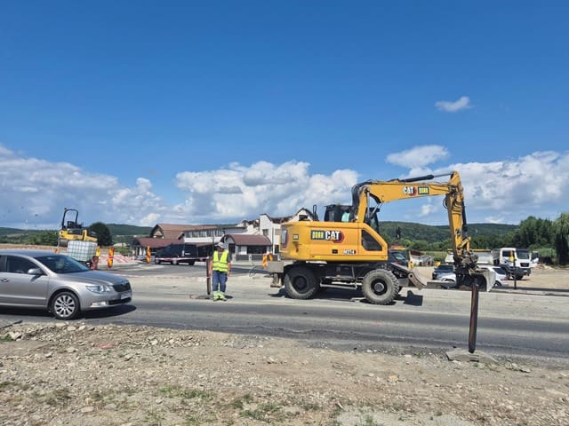 MARE ATENȚIE! Trafic restricționat, miercuri, joi și vineri, la intrarea în Avrig, zona căii ferate